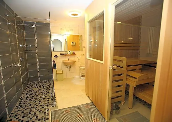 Pension Weinberg Mit Landhaus Nizza